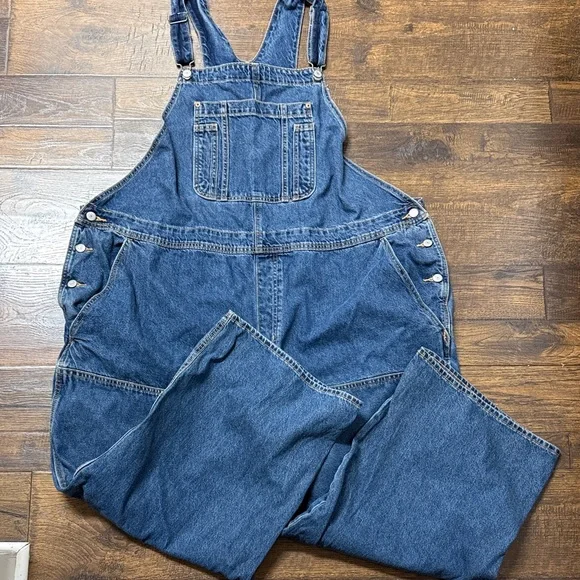 Old Navy Women's Wide Leg overalls in Blue - Picture 3 of 5